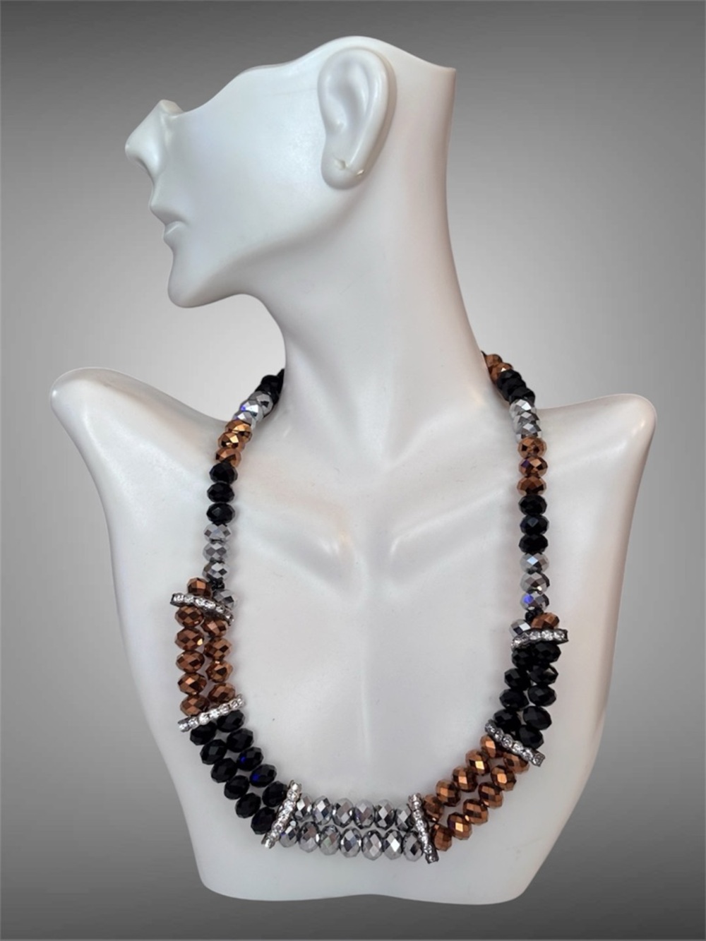 🌼VTG Silver, Black & Copper Tone Faceted Crystal Necklace
